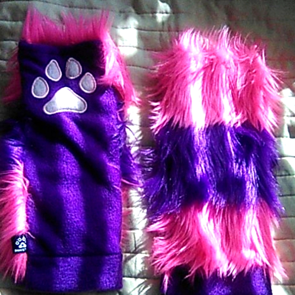 Cheshire Cat Gloves